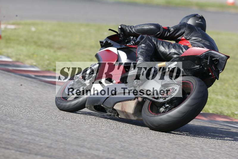 /45 10.08.2025 Plüss Moto Sport ADR/Einsteiger/330